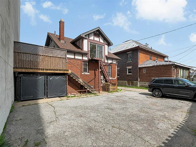 1451 Ouellette Ave #UPPER — Photo 10