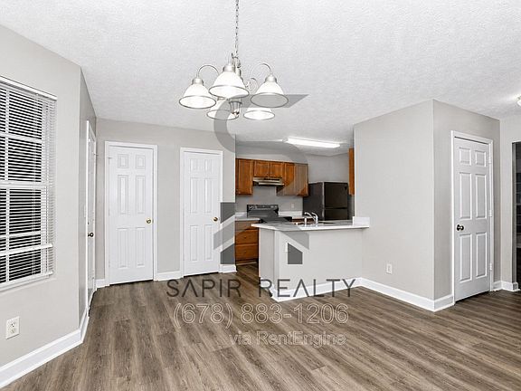 5th image of 5791 Strathmoor Manor Cir