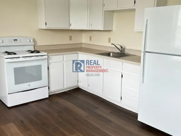 56 Lantern Ln APT 4, White River Junction, VT 05001