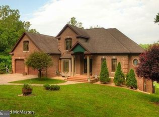 315 Colston Dr, Falling Waters, WV 25419
