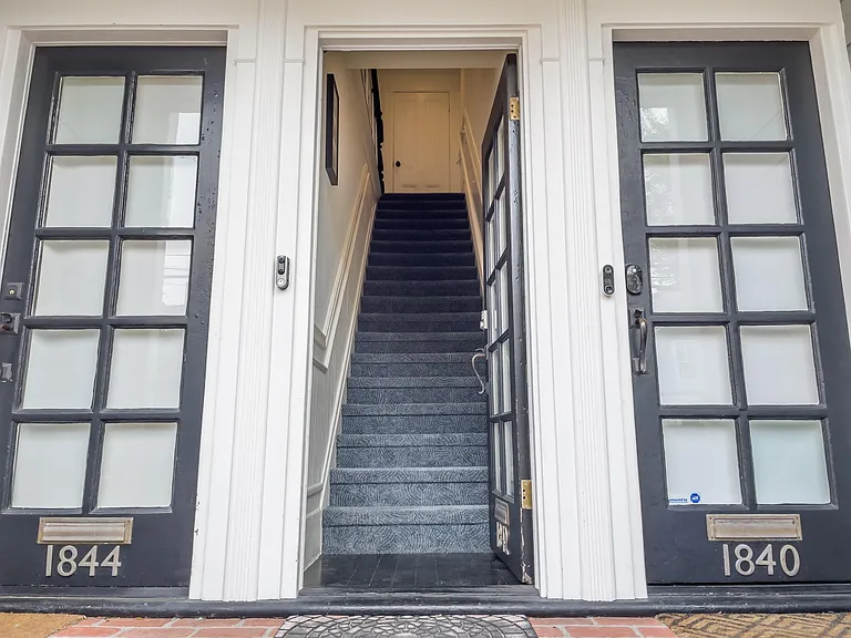 1842 Scott St — Photo 33