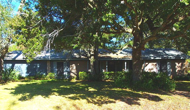 1st image of 611 Mulberry Ln