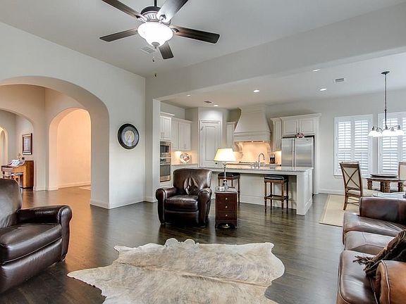 3rd image of 8908 Bluestem Dr
