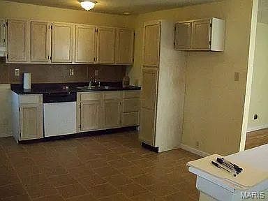 5th image of 310 Midlothian Rd