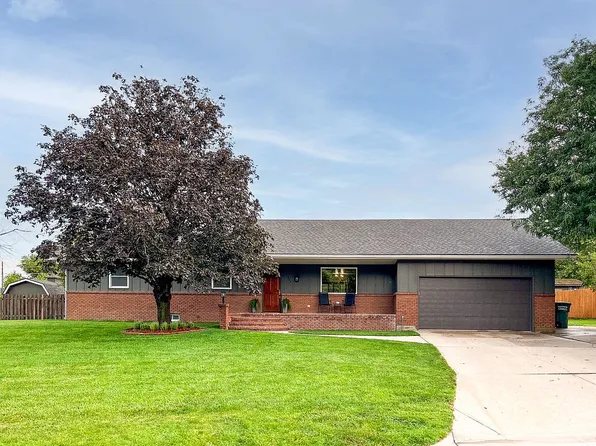 1803 Barham Blvd, Dodge City, KS 67801