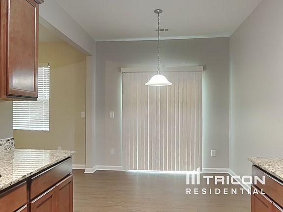 4th image of 2042 Aragon Ln