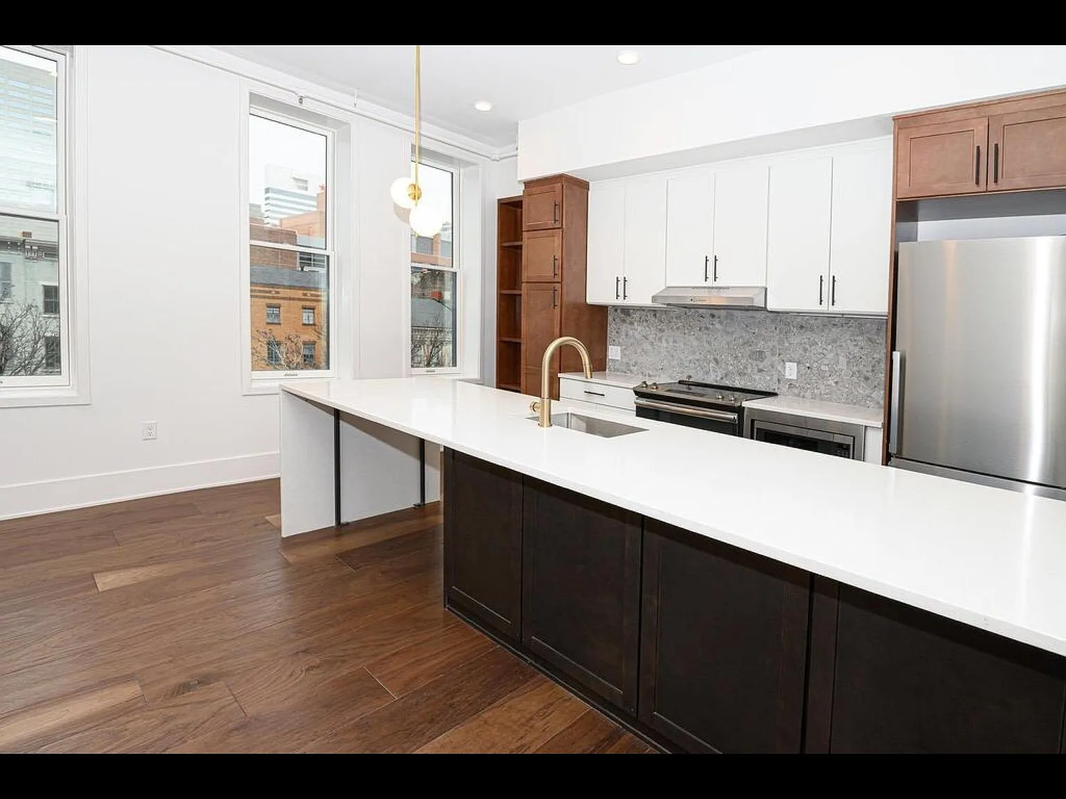 50 E Court St — Photo 4