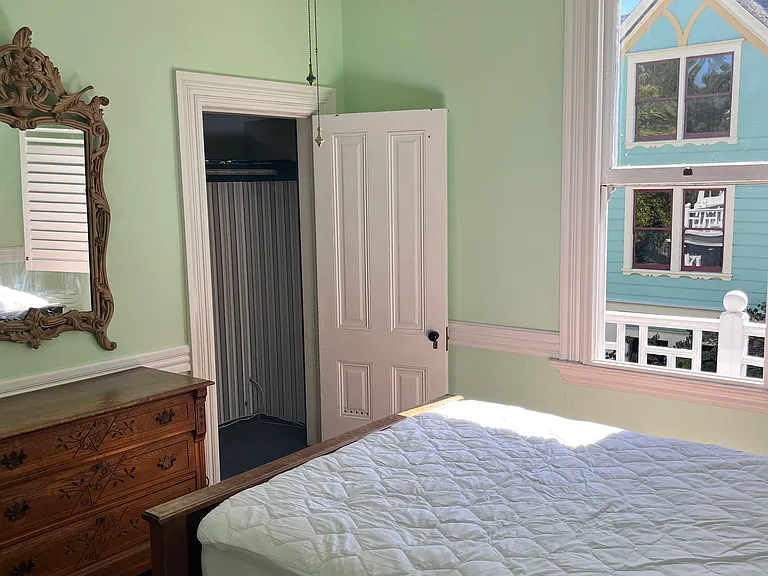 Green Room, 2nd Floor