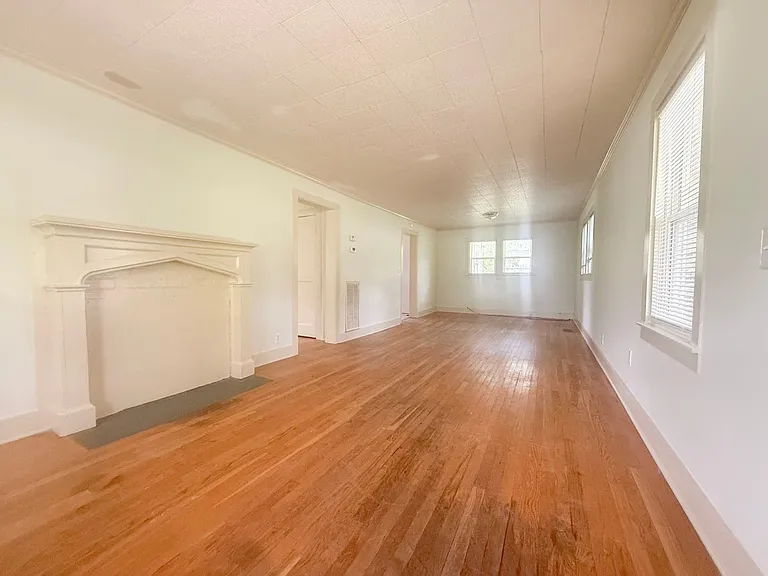 435 Lusk Ave — Photo 2