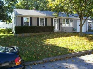 109 Crest Dr, Pawtucket, RI 02861