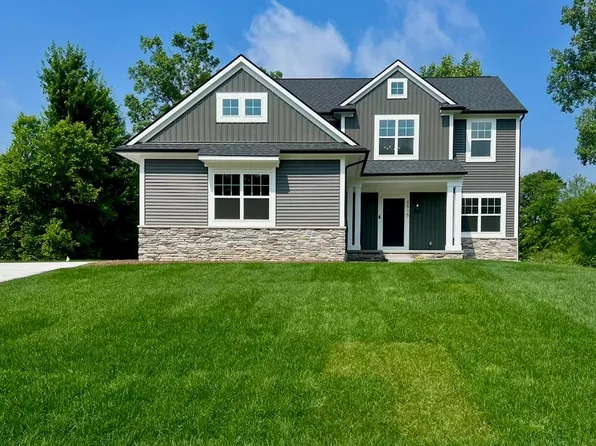 6515 Cambridge Cir, Clarkston, MI 48346