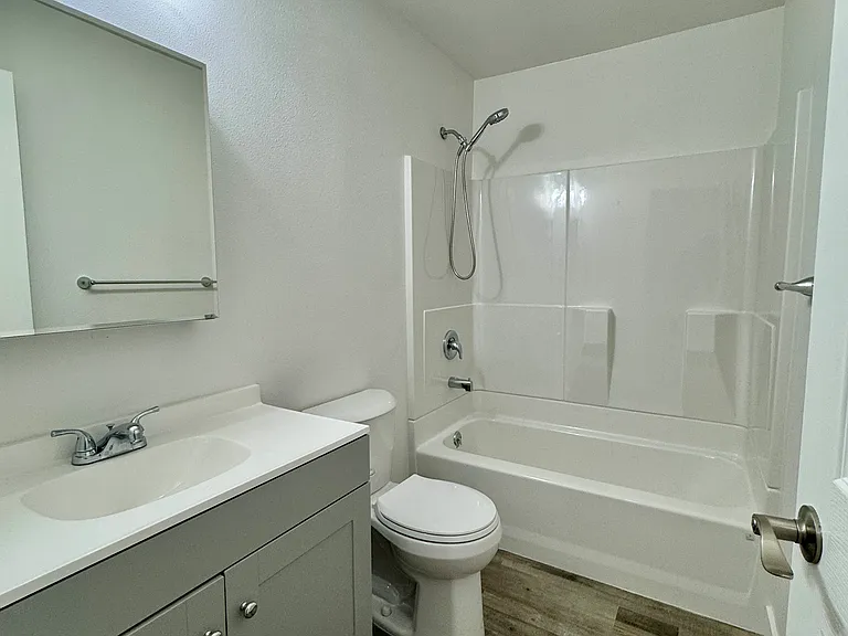 2340 Fairview Ave #2 — Photo 8