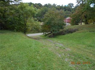 717 Possum Hollow Rd, Wampum, PA 16157