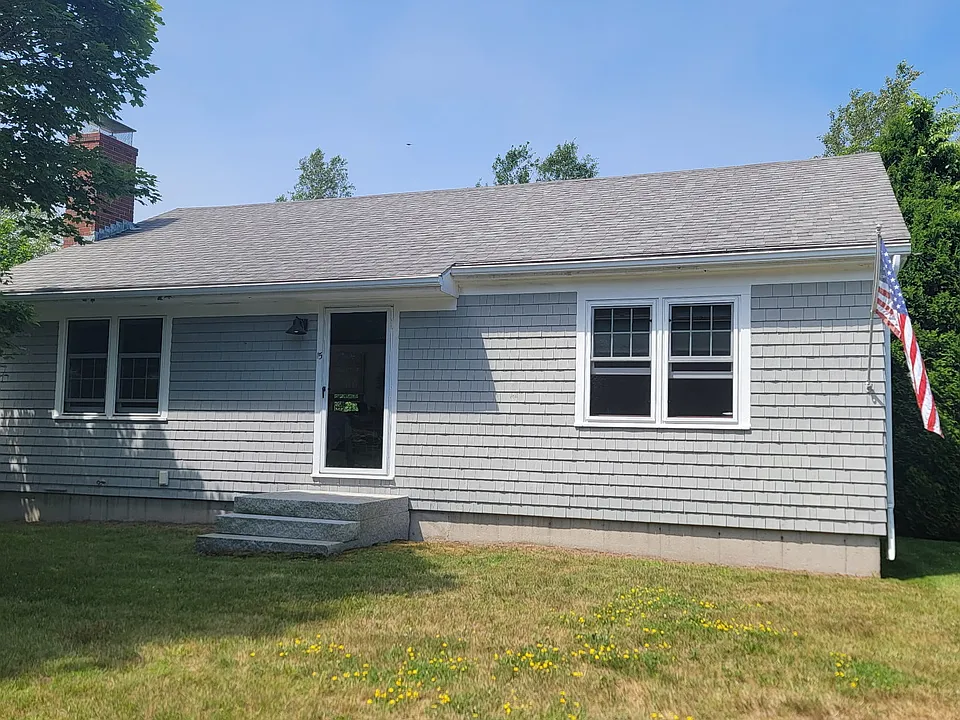 15 Iris Ave