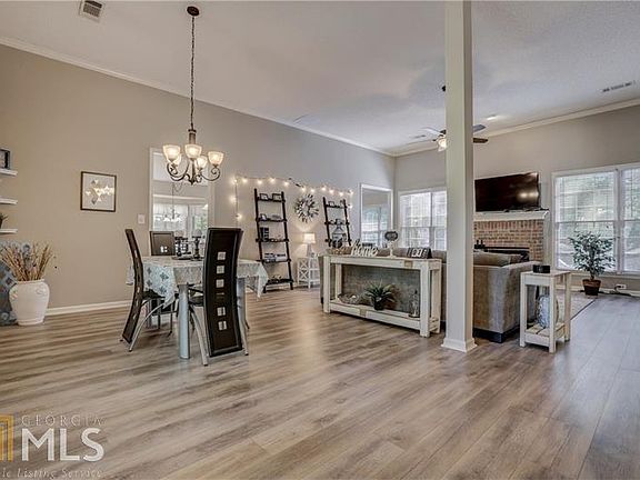 2nd image of 4475 Pinehollow Ct