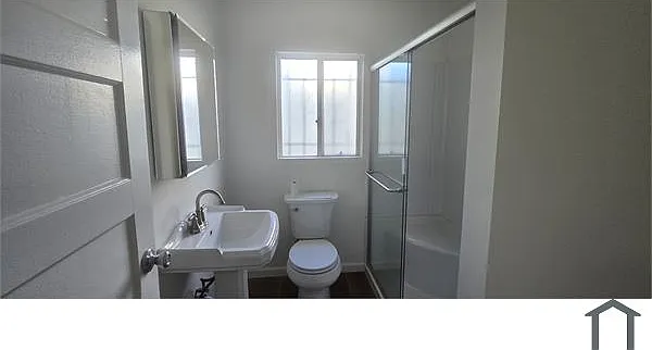 1155 W 39th St — Photo 29