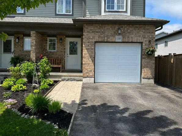 39 Leesboro Trl, Thames Centre, ON N0M 2P0
