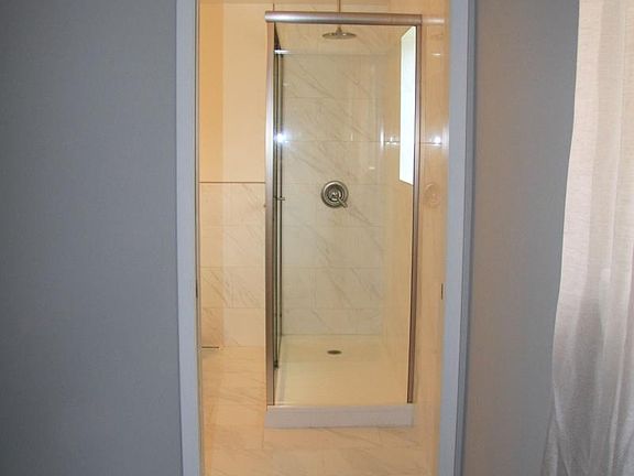 2nd ensuite bathroom
