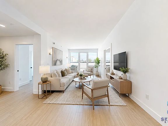5th image of 798 Lexington Ave #3B