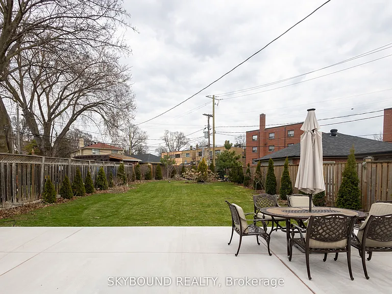 1343 Islington Ave — Photo 9