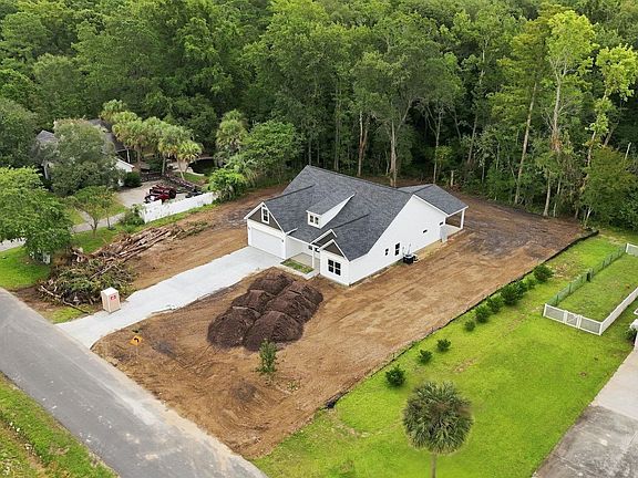 2nd image of 2033 Meadowood Ln.