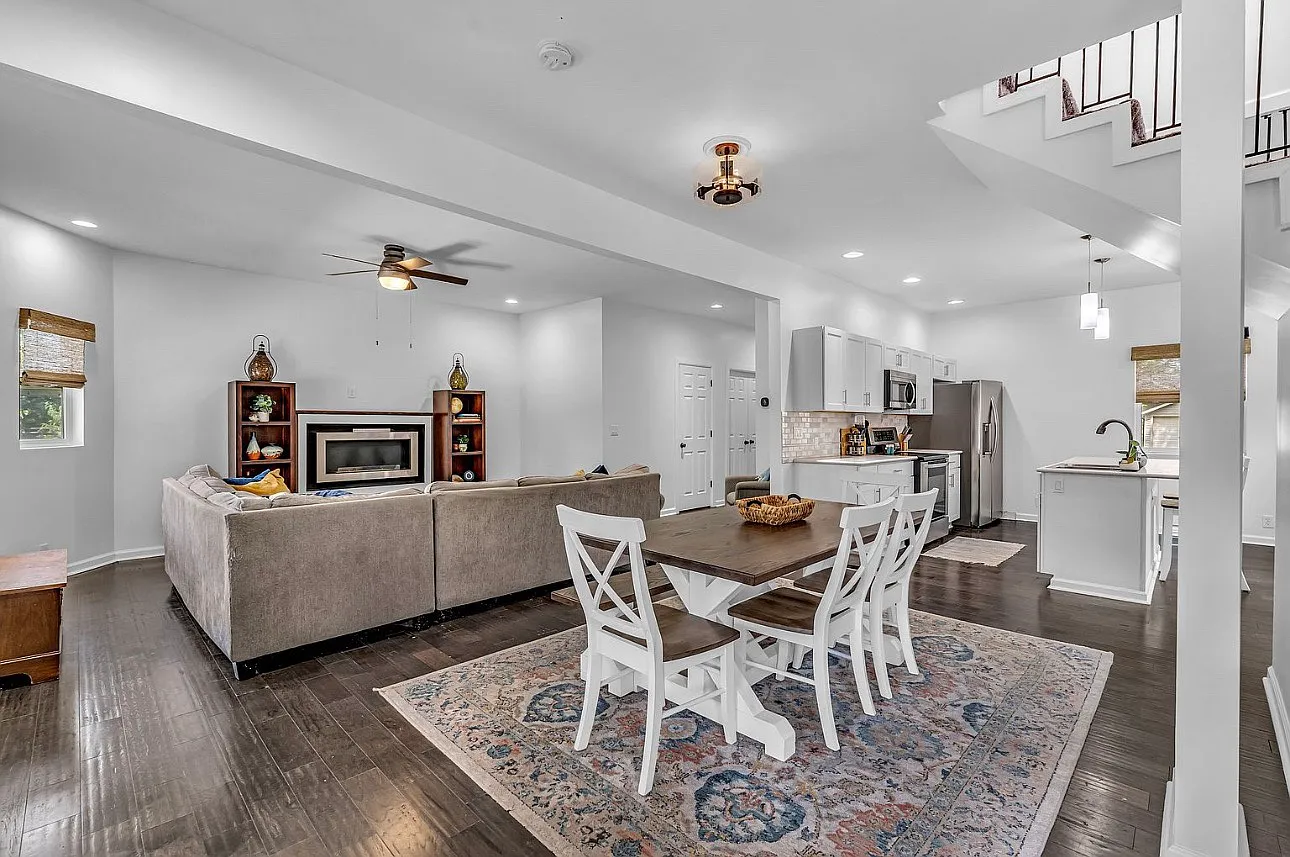 3 bed, 2038 sqft, $1,800 — Photo 4
