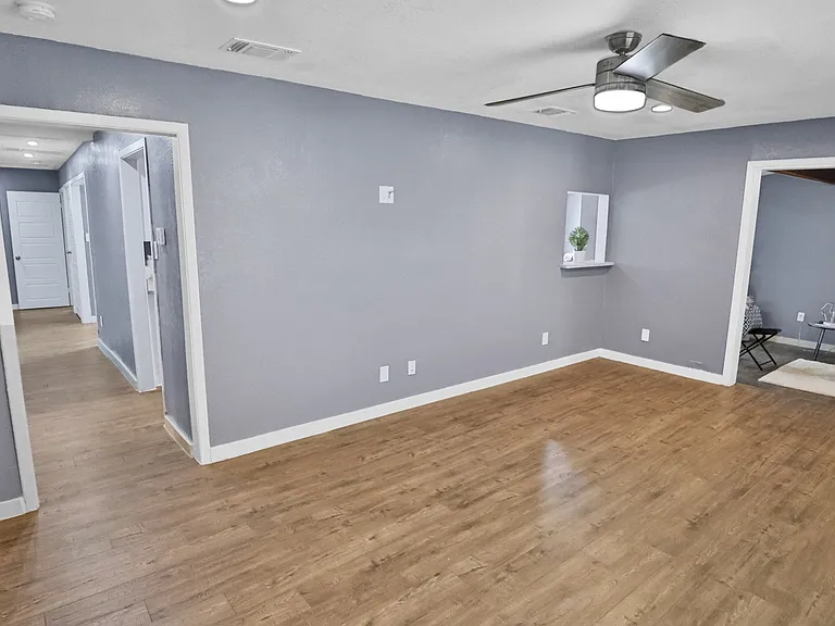 4322 Waikiki Dr — Photo 10