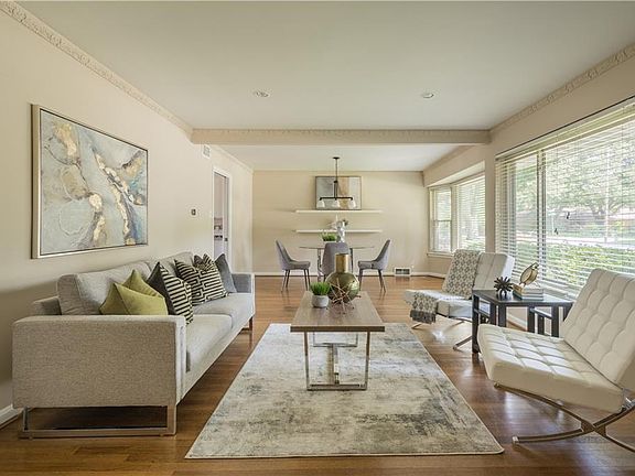 3rd image of 4415 Ashford Dr