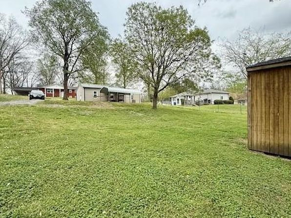 509 3rd St W, Scott City, MO 63780