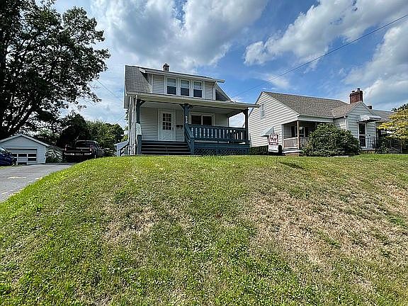 2nd image of 620 Harter Ave