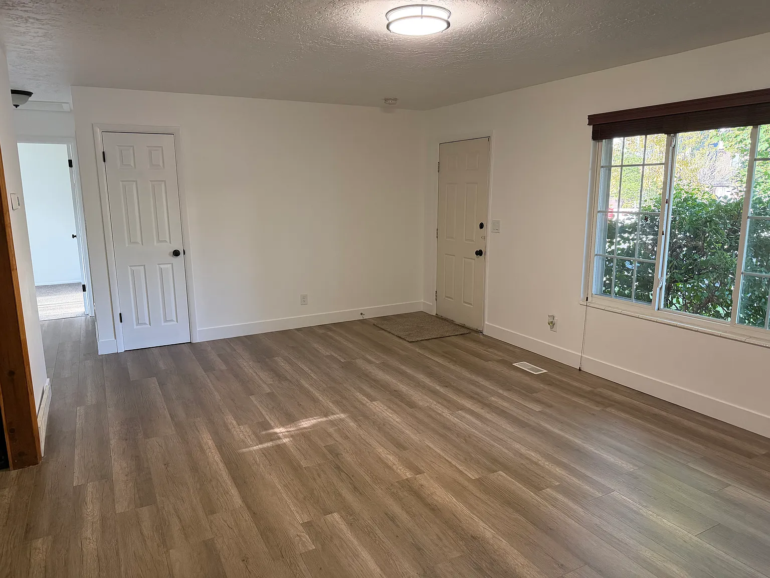 4 bed, 1828 sqft, $3,000 — Photo 3