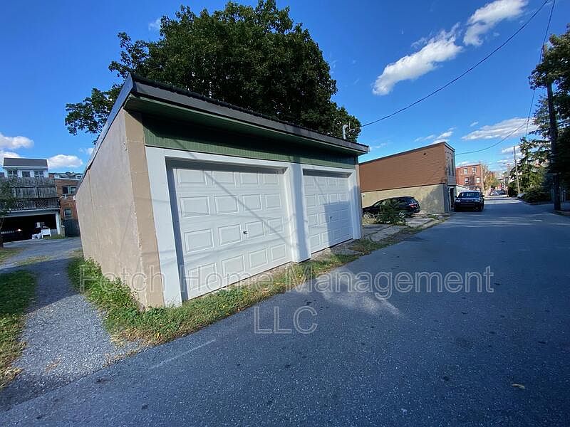2nd image of 732 Columbia Ave #5