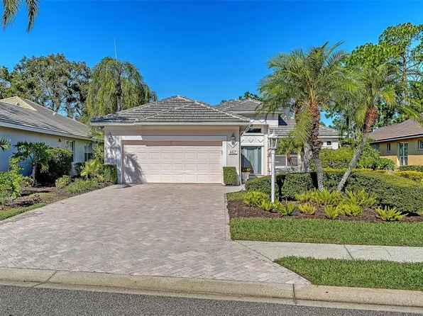 6417 Addington Pl, University Park, FL 34201