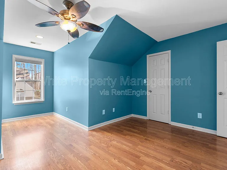 8401 Southgate Commons Dr — Photo 14