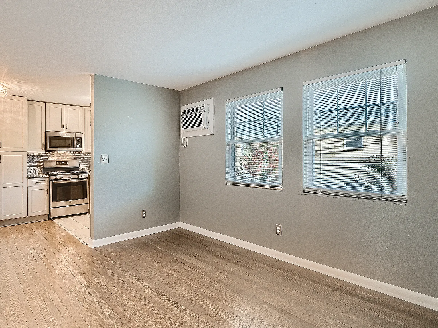 1 bed, 720 sqft, $1,750 — Photo 2