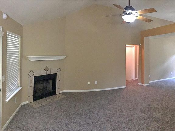 3rd image of 2107 E Gann Hill Dr