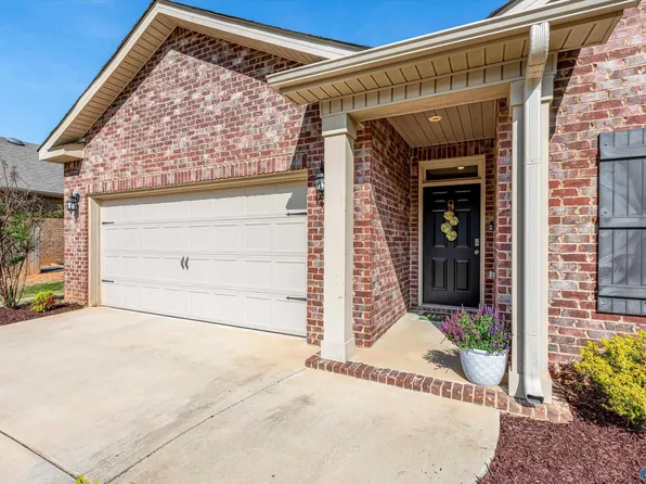 22556 Regent Dr, Athens, AL 35613