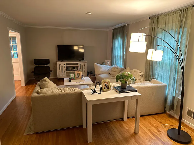 11901 Fairlington Ln — Photo 10