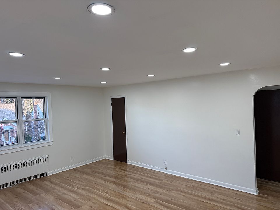 1st image of 91 Clunie Ave #2
