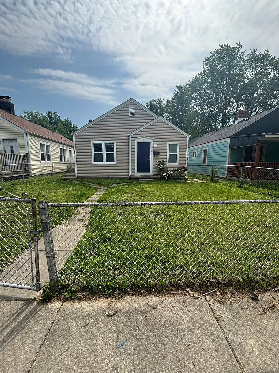 Building Photo - 245 S Gray St #245