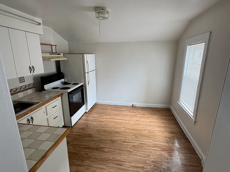72 Military St #6 — Photo 3