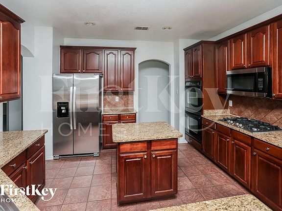 4th image of 4510 Grantham Dr