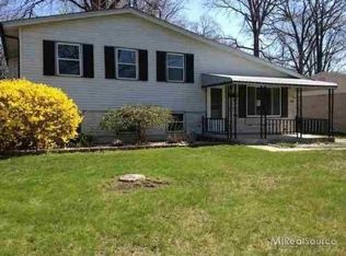 50564 Jim Dr, Chesterfield, MI 48047