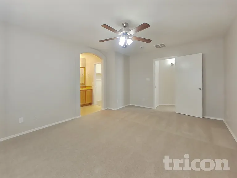 13227 W Port Au Prince Ln — Photo 8