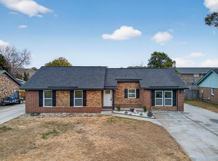 215 Horseshoe Dr, Goose Creek, SC 29445