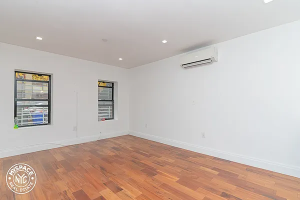 Rented by MySpaceNYC | media 14