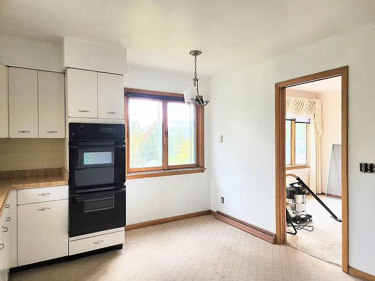 822 W Pleasant St — Photo 12