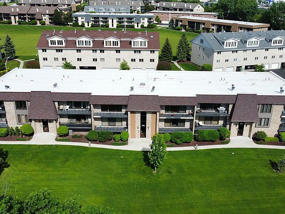 3rd image of 15712 Lake Hills Ct Unit 2N