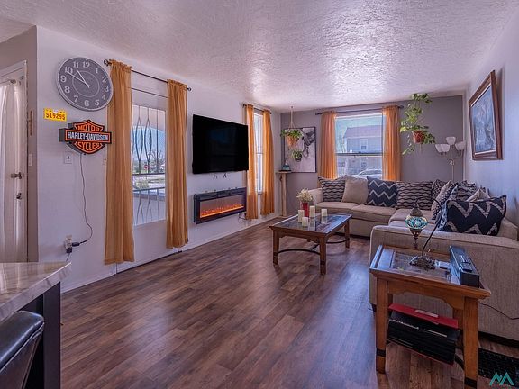 5th image of 220 Parsons Ave
