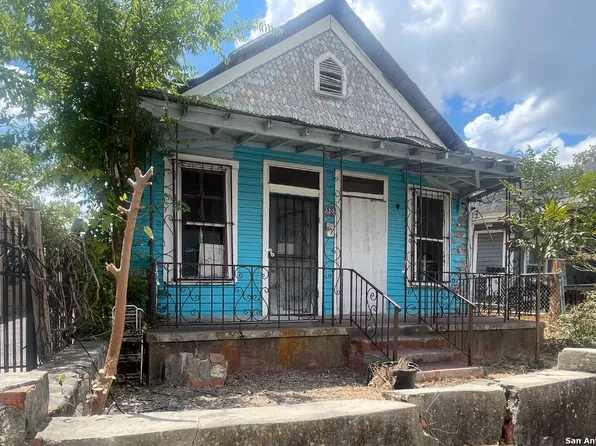 222 Brooks, San Antonio, TX 78208